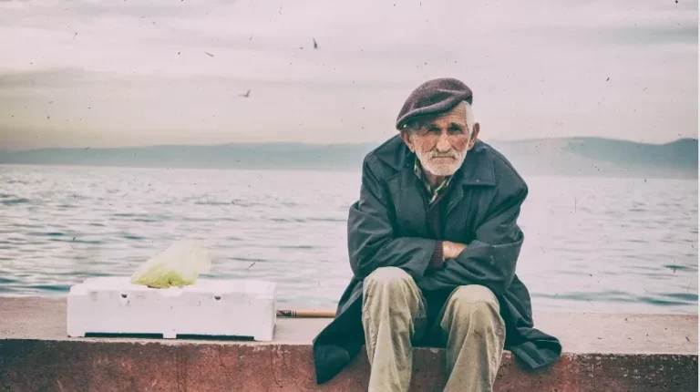 Samotność seniora – czy można ją pokonać?